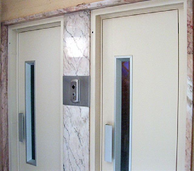 Foto 1 - pintura de portas de elevadores