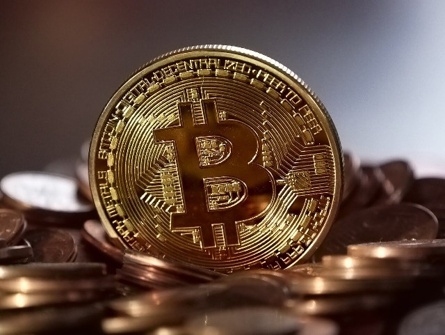 Foto 1 - Quer saber como ganhar dinheiro com bitcoins
